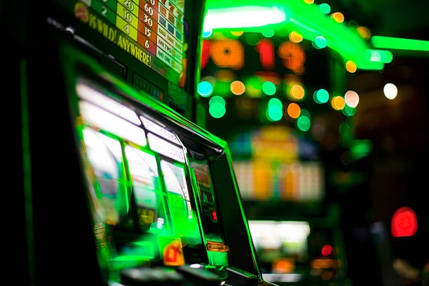 coi toto live casino table with multiple players and dealer